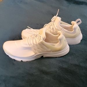 White Nike Air Sneakers Men's Size 10